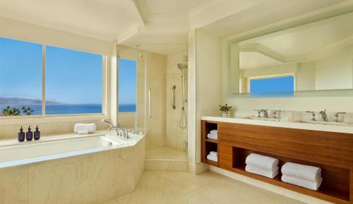 Molokini King Suite