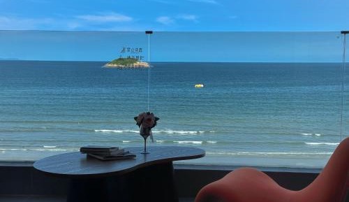Queen Suite with Sea View