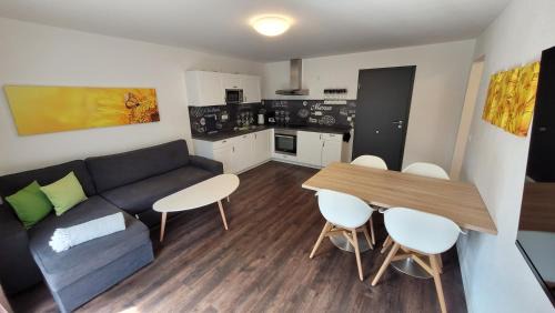 Suite with own Garden and Mountain View