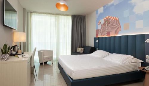 Superior Double Room with Balcony with Side Sea View