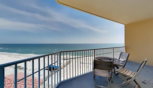 Three-Bedroom Apartment with Ocean View