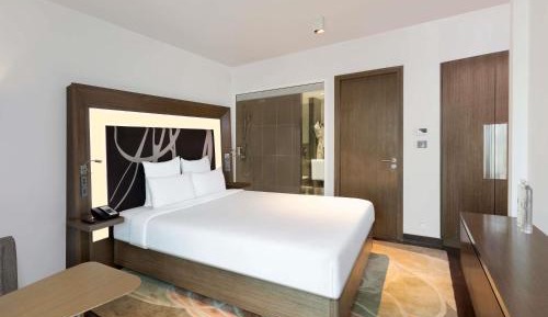 Junior Suite- Premier lounge access, 2 way airport transfers along with 15% discount on F&B services and laundry