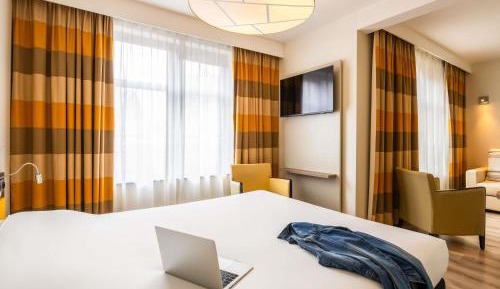 Suite with One Double Bed and Sofa Bed