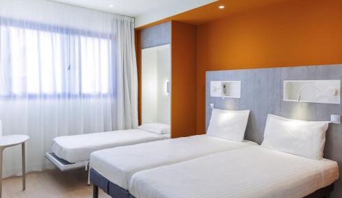Standard Room With Three Single Beds