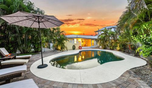 Six-Bedroom Holiday Home