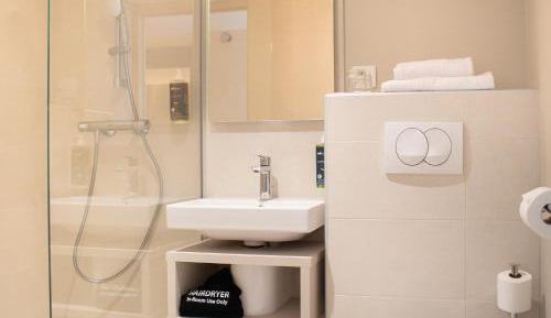 Family Room (4 Adults)