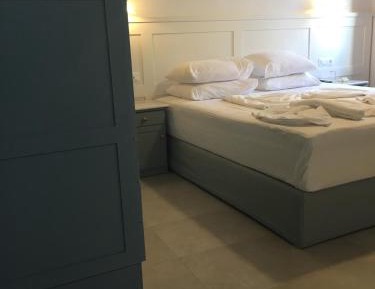 Double or Twin Room with Sea View