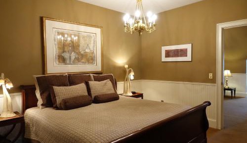 King Suite with Balcony - Maclellan House