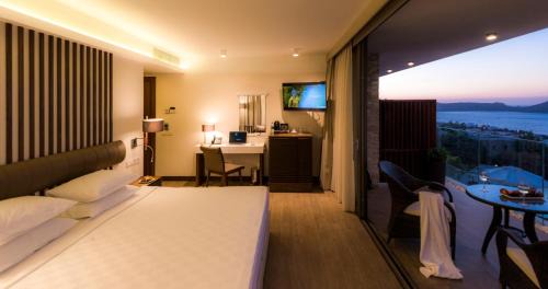 Deluxe Double Room with Sea View