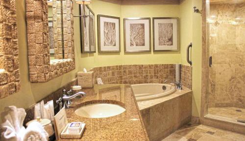 Deluxe Queen Room with Ocean View