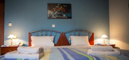 Studio (2 Adults)