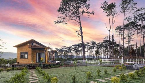 Villa with Garden View