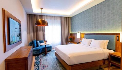 Deluxe Suite