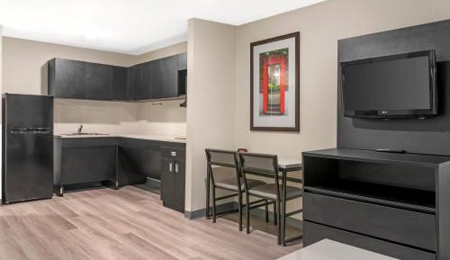 Efficiency Queen Suite - Disability Access - Non Smoking