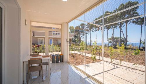 One-Bedroom Apartment with Garden