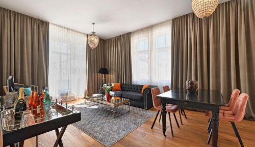 Large One-Bedroom Apartment