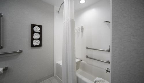 King Room with Accessible Tub - Mobility Access