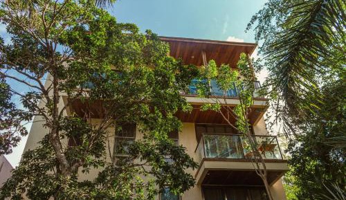 One-Bedroom Loft Apartment with Balcony