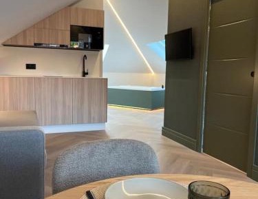 Deluxe Suite with Spa Bath