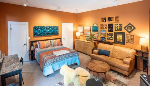 Studio Apartment with One Double Bed
