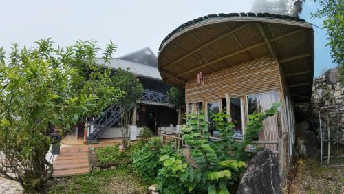 Deluxe Bungalow with Garden View