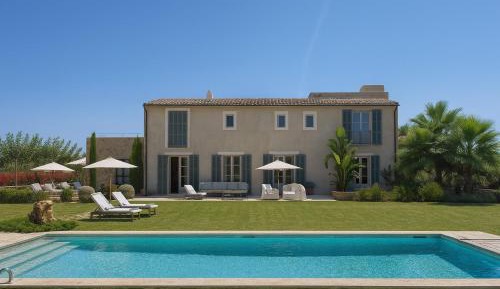 Villa with Garden View