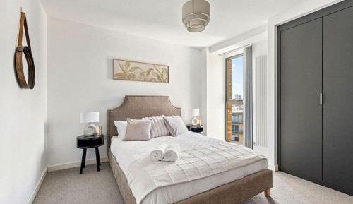 Two-Bedroom Deluxe Apartment with Balcony