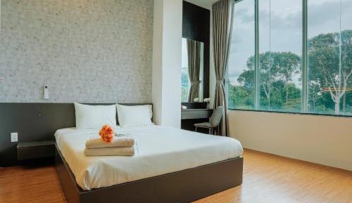 Queen Room