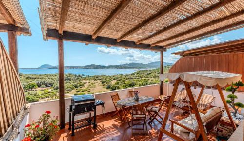 One-Bedroom Apartment with Sea View