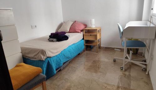 Single Room with Shared Bathroom