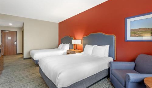 Queen Room with Two Queen Beds - Non-Smoking