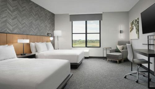 Studio Suite with Two Queen Beds and Mountain View