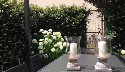 Apartment with Garden View