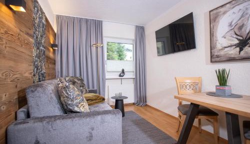 One-Bedroom Deluxe Apartment