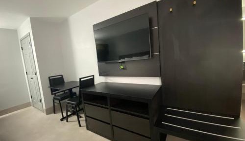 Suite with One King Bed and Bathtub with Grab Bars - Mobility Accessible/Non-Smoking