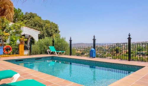 Three-Bedroom Holiday Home 