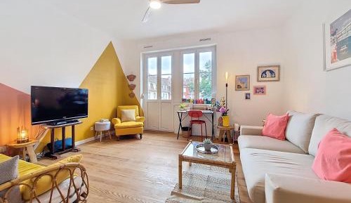 One-Bedroom Apartment with Balcony
