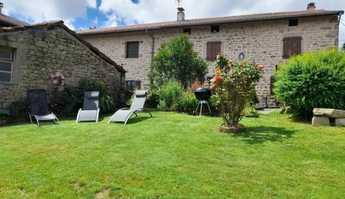Holiday Home (12 Adults)