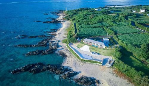 Villa - Beach Front