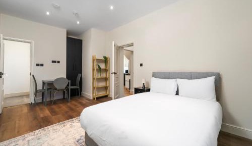 One-Bedroom Apartment with Terrace