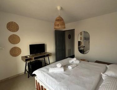 Standard Double Suite