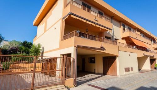 Three-Bedroom Holiday Home 