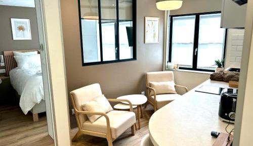 One-Bedroom Apartment with City View
