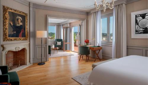 Belvedere King Suite with Terrace and River View