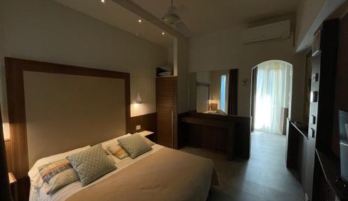 One-Bedroom Apartment with Balcony