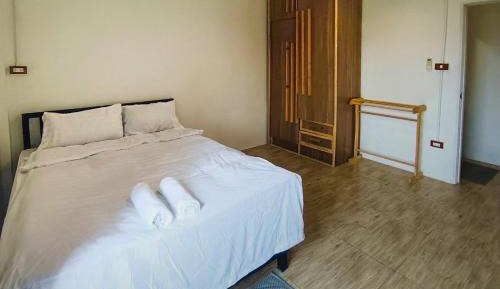 Deluxe Double Room with Shower