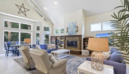 Four-Bedroom Holiday Home