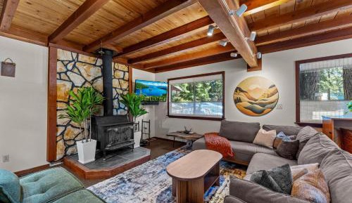 Three-Bedroom Holiday Home 
