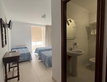 Triple Room with Private Bathroom