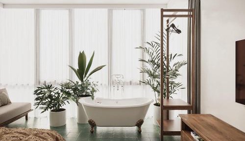 Studio with Spa Bath